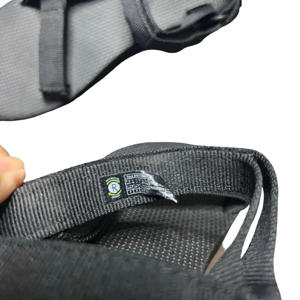 TEVA Big Kids Universal Flat Sandal Black 4
